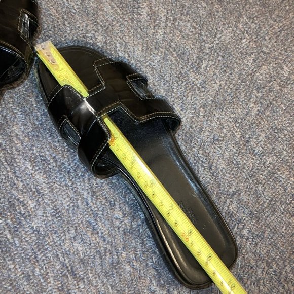 🌺Hermes black patent leather flat sandals 37.5🌺 - Picture 10 of 11